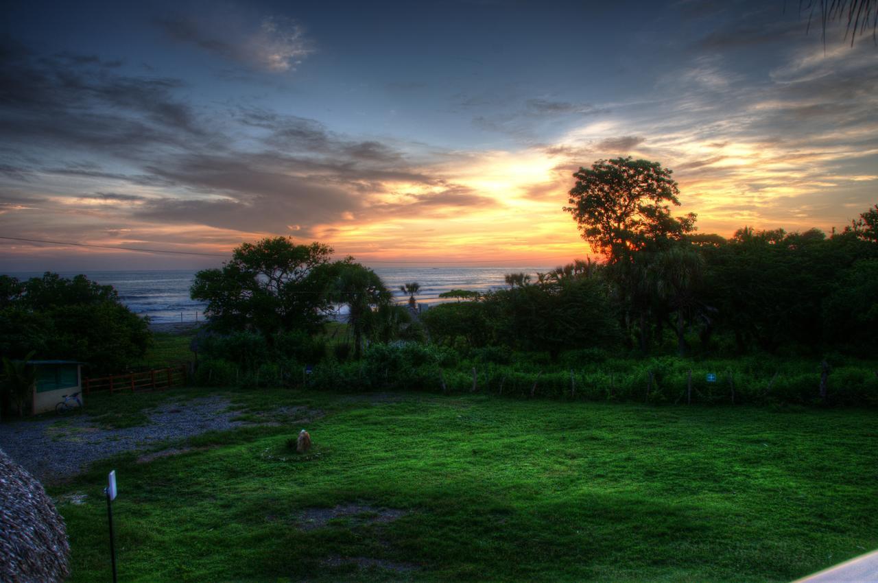 Las Palmeras Beach Hotel Aposentillo エクステリア 写真