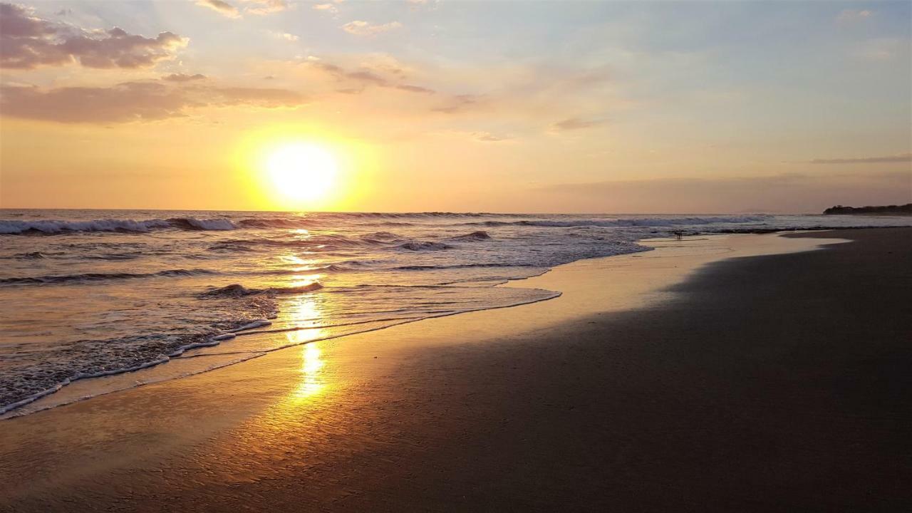 Las Palmeras Beach Hotel Aposentillo エクステリア 写真